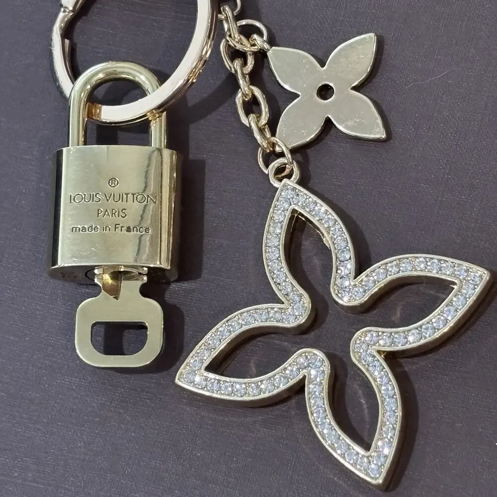 Authentic Louis Vuitton Lock & Key Set #310‎ On An Unbranded Keychain - Picture 8 of 8